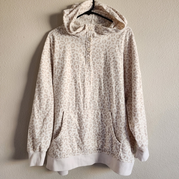 Old Navy Sweaters - Old Navy Cream Leopard Print Cowl Neck Sweater Xxl